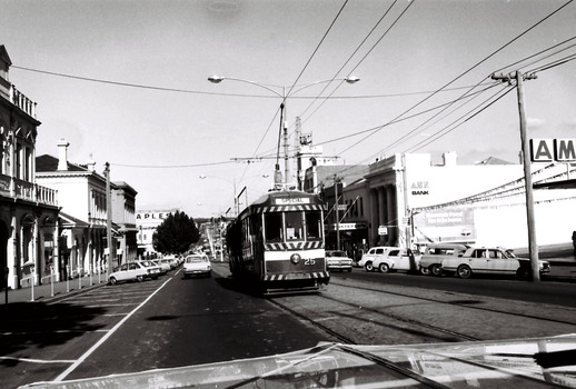 11147.6f No 25 Special head down View Street at the McKenzie Street intersection