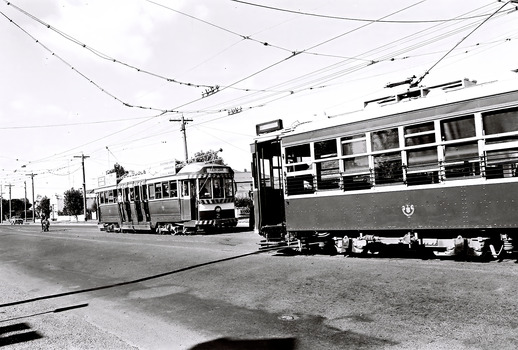 11147.8k No 30 has just crossed the Bendigo Creek in High St Golden Square and is passing No 2
