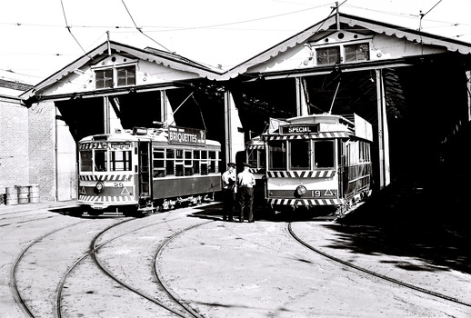 11147.8l Nos 29 and 19 at the depot with two drivers