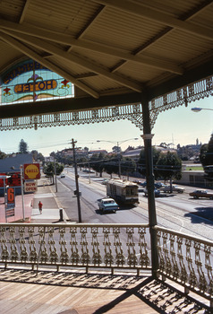 11147.10n From the Rifle Brigade Hotel the Eaglehawk tram goes past the Queen Elizabeth Oval up View Street