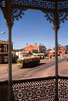 11147.10q From the Victoria Hotel Balcony, the Eaglehawk No 18 departs towards Bendigo