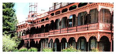 Colour photo of the Villa Fortuna