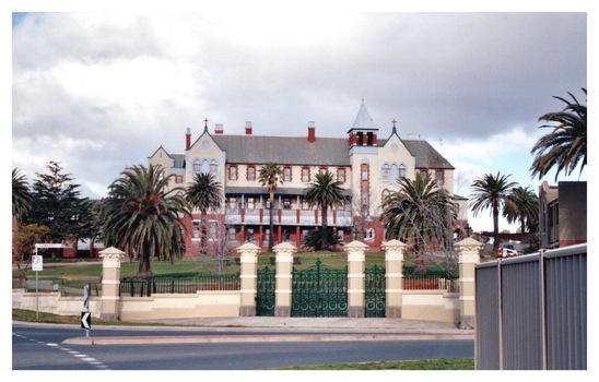 Colour photo of St Aidan's Orphanage was a major residential care facility in Kennington, Bendigo, established in 1905 by the Sisters of the Good Shepherd. Operating until 1981, it is noted as the first orphanage in Australia to house both boys and girls. The heritage-listed complex has since been repurposed.