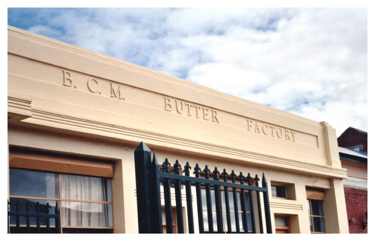 Photo of Bendigo Certified Milk (BCM) at the corner of Queen Street and Valentine Lane.