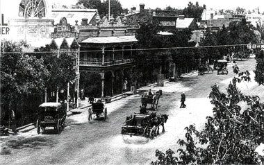 Black and White Photo of Hargreaves Street in 1908 - Scanned from the article
