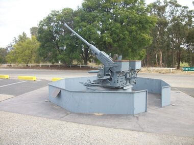 Naval anti-aircraft gun, Firestone tire & rubber, 1943