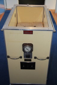 Incubator, neonatal, Australia/ tVictor Watson/Limited/ New Zealand”, late 1950s- early 1960s
