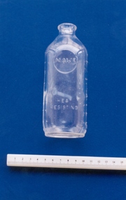 Glass infant feeding bottle, Maws, Maws