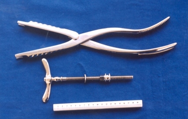 Set of Braun's craniotomy forceps used by Box Hill Hospital labour ward, Allen & Hanburys, England