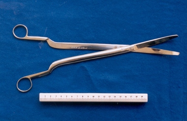 Embryotomy scissors used by Box Hill Hospital labour ward, Thomas Russ & Son Ltd, Sheffield, England