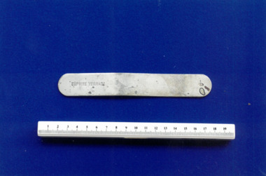 Tool - Metal tongue depressor
