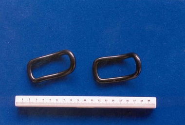Hodges-style pessaries associated with Dr Frank Forster