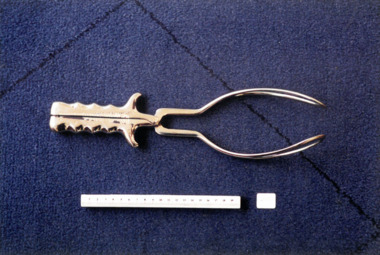 Simpson-type obstetrical forceps used by Dr Mitchell Henry O'Sullivan, Skidmore, 1851- 1898, approximate date of manufacture