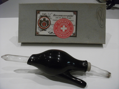 'Heisswasserpülar' vaginal douche associated with Dr Edward Rowden White