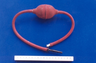 Higginson-type gynaecological douche syringe