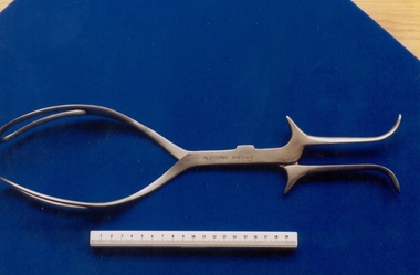 Keilland-type obstetrical forceps used by Dr Beresford Buttery