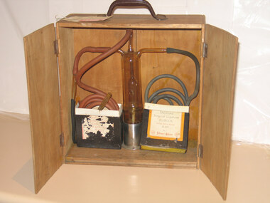 Rubin's tubal insufflator apparatus associated with St Vincent's Hospital, c1919