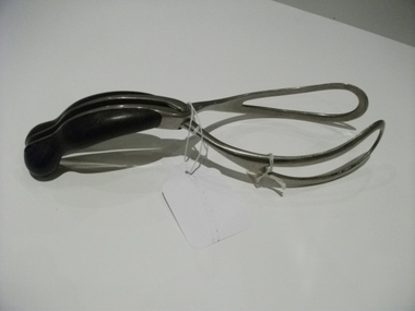 Set of Aveling style forceps, Meyer and Meltzer, c. 19th century