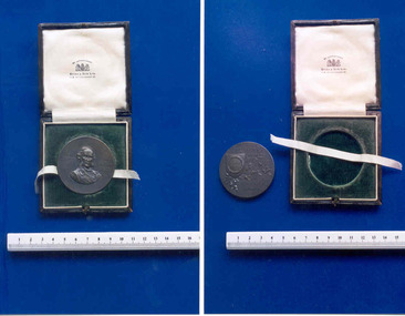 Commemorative Lister Memorial Oration medal presented to Dr George Rothwell Adam, 1922, Spink & Son Ltd, 1922 (approximate)