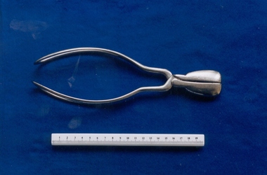 Tool - Short handled Simpson-type obstetrical forceps, Down, London