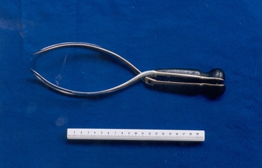 Denman-type obstetric forceps associated with Dr Ronald Alder and Dr George Cuscaden (Sen.), Weiss, London
