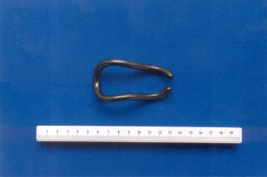 Divided Hodges-style pessary associated with Dr Frank Forster