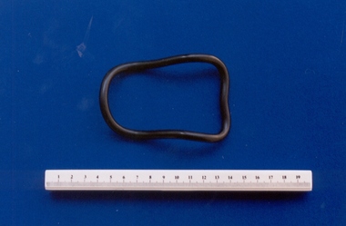 Hodges-style pessary associated with Dr Frank Forster, large