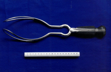 Barnes-type obstetrical forceps, Evans & Co., London