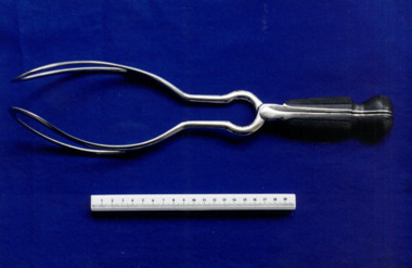 Barnes-type obstetrical forceps, Evans & Co., London