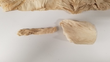 Equipment - 3" needle attachment associated with Dr Lachlan Hardy-Wilson
