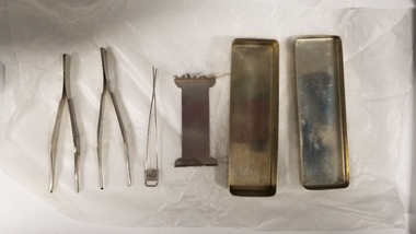 Equipment - Pocket kit for Michel clip application and removal associated with Dr Felix Meyer