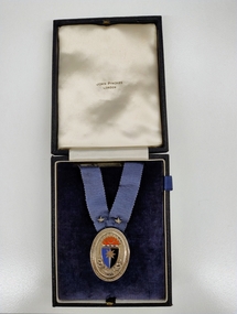Medal - Chairman's medal presented to Sir Brian Swift, Australian Regional Council, Royal College of Obstetricians and Gynaecologists, John Pinches, 1964