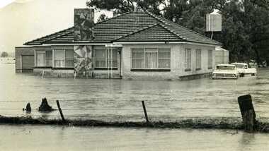 Photograph, 1973 Flood W. Fitzpatrick's House on Calder Highway