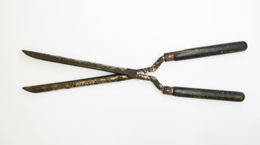 Domestic object - Hair Wavers, c 1920