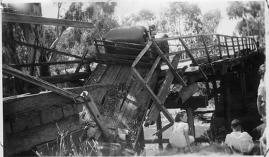 Photograph - Truck Crash, Charlton 1951