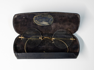 Domestic object - Spectacles and case, Hedgeland optician, 1910
