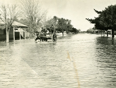 Photograph, 1909 Charlton Vic. 3525 Flood - High Street
