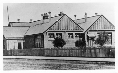 Postcard, Charlton State School 1480 (Rebuilt 1907)