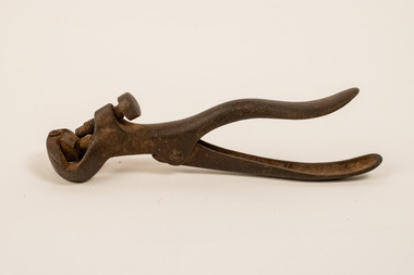 Functional object - Hole Punch, Euchre Punch