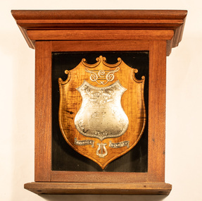 Plaque - Shield - silver & wood, Shield with wooden case