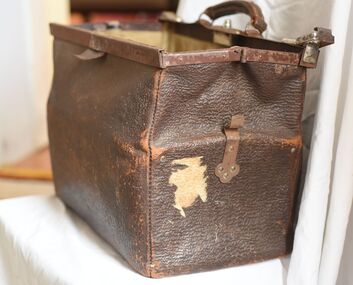 Functional object - Gladstone Bag