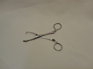 Carmalt's tongue holding forceps, Medical Equipment, ca 1920