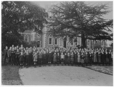 Negative, Pupils in a group, 1914