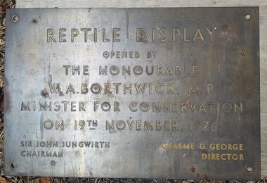 exhibit display plaque