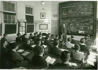 Photograph: CTS English Lecturettes 1920s