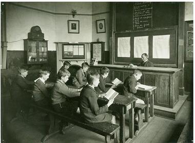 Photograph: CTS Silent Reading class 1920s