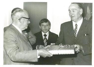 Photograph: CCOT [1987] Mr. A.L.Bayley being presented with gift