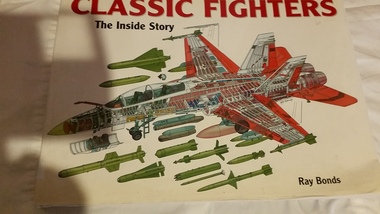 Book, Chartwell Books, Classic fighters : the inside story, 2005