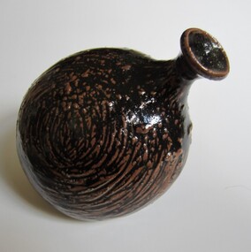 pottery vase, Circa 1970