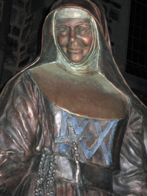 Photograph - colour, Clare Gervasoni, Statue of Saint Mary MacKillop, 2013